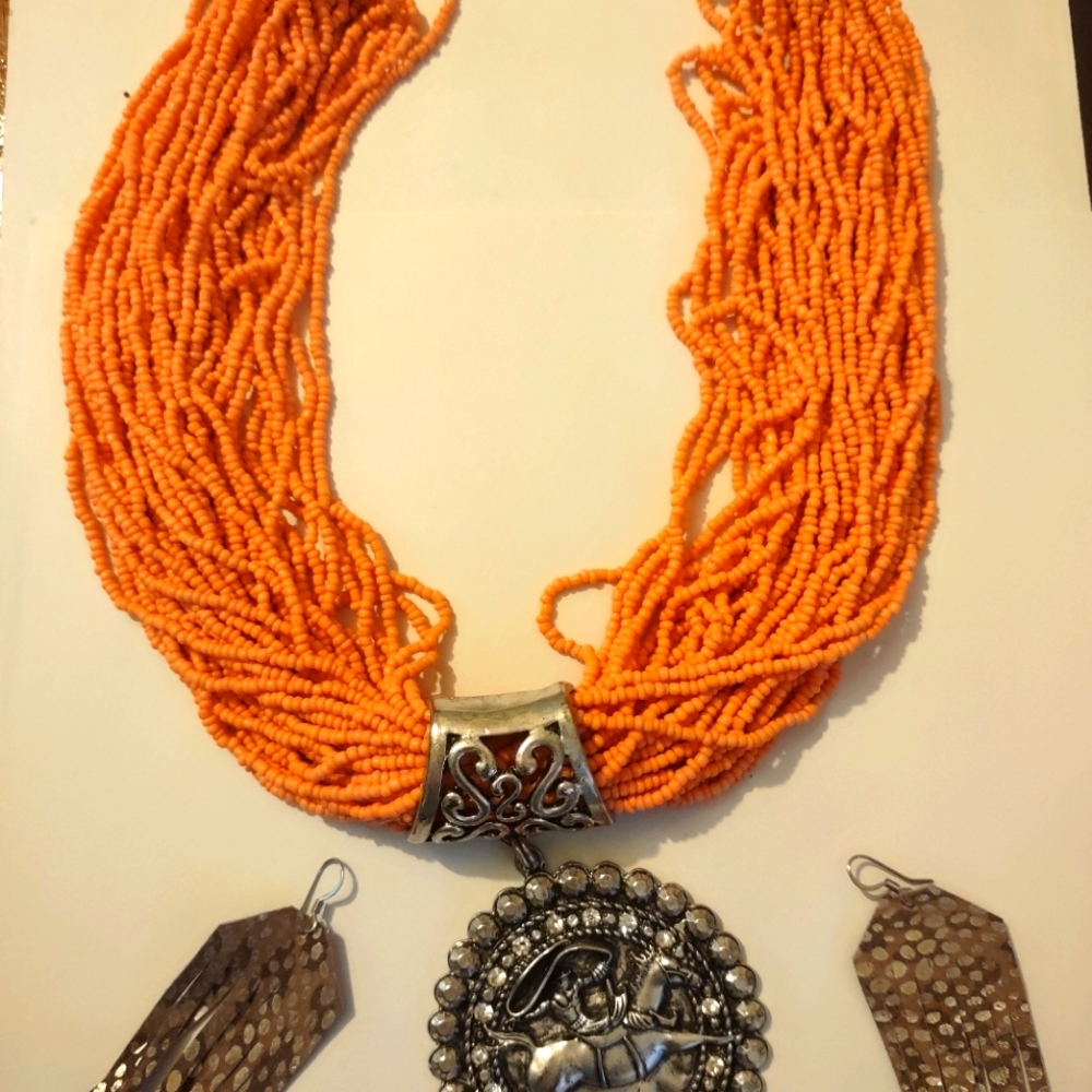Necklace and earring set quality made!